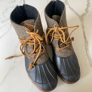 Sperry duck boots size 8.5